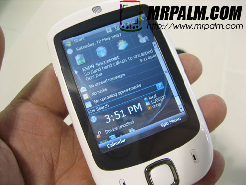 HTC Elf P3450 live in hand pictures