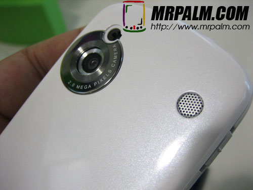 HTC Elf P3450 live in hand pictures