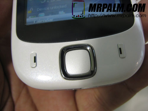 HTC Elf P3450 live in hand pictures