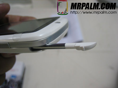 HTC Elf P3450 live in hand pictures