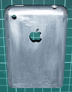 Japanese man fabricates Apple iPhone from scratch