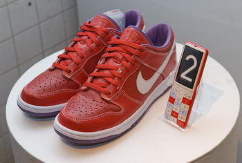 Nike and KDDI bundle shoes with a mobile phones