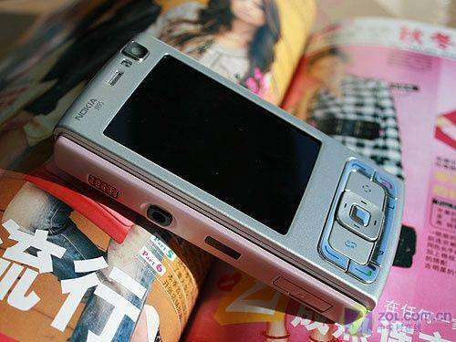 Pink Nokia N95 does Pink with style