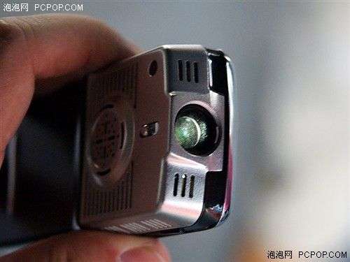 Chinese phone with built-in projector - pic 2