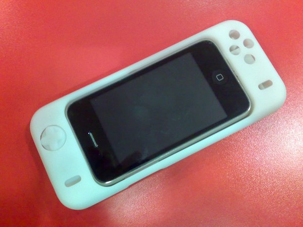 iControlPad will turn your iPhone into a true gaming console... if Apple let's it