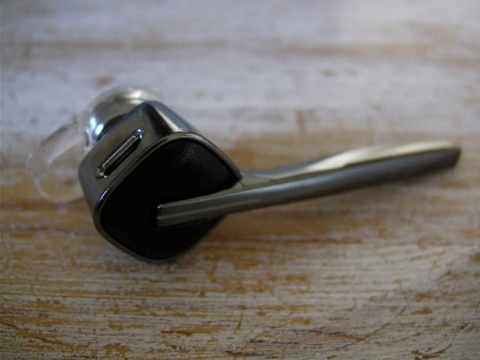 PLDI 02 Hands on with the Plantronics Discovery 975 Bluetooth Headset