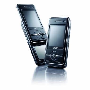 Pantech launches the R200 dual-screen slider with OLED secondary screen with tactile feedback