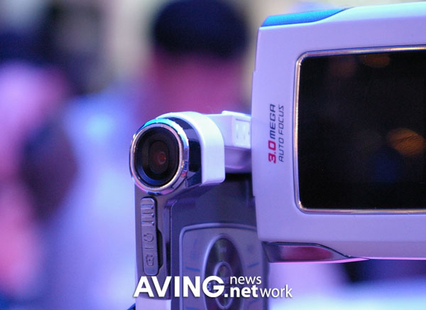 Samsung SCH-B750 camcorder phone announced in Korea with DMB and TV out