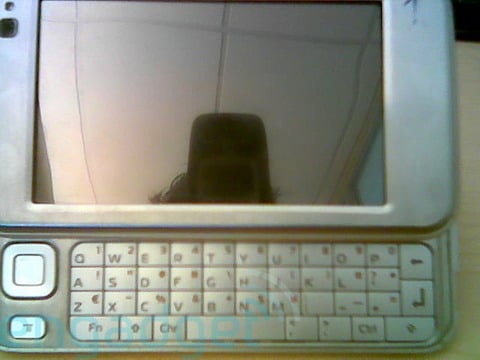 Nokia Internet tablet with QWERTY keyboard
