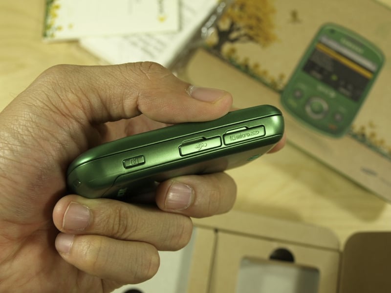 Video Handson with Sprint’s ecofriendly Samsung Reclaim