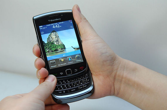 BlackBerry 9800 Coming to Rogers in Exclusivity Deal?