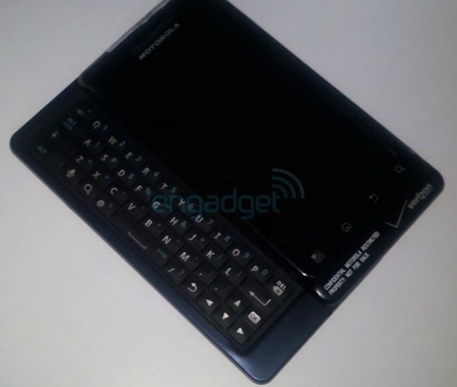 Image of the Motorola Droid 2 for Verizon with keyboard open