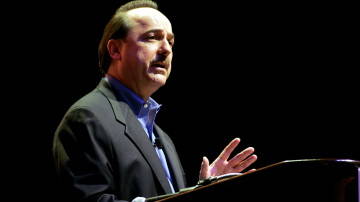 AT&T Mobility CEO Ralph de la Vega