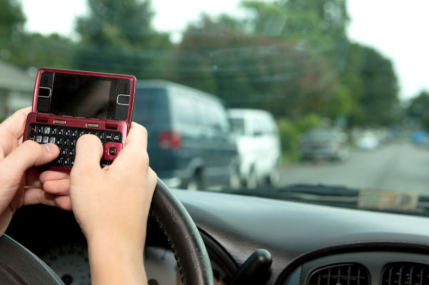 The government considers blocking cell phones while driving