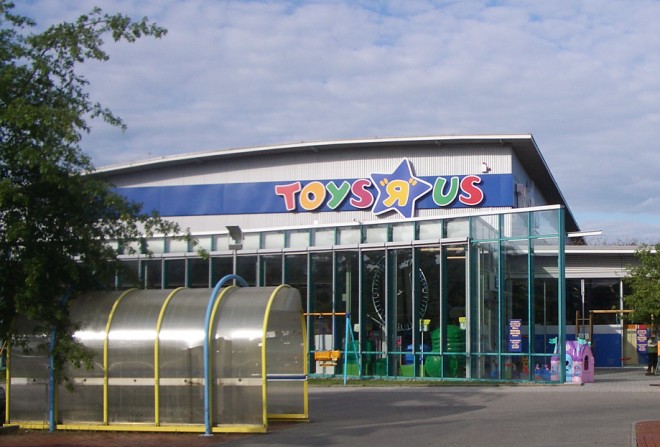 Apple iPad 2 available at Toys R Us Toys R Us sells Apple iPad 2