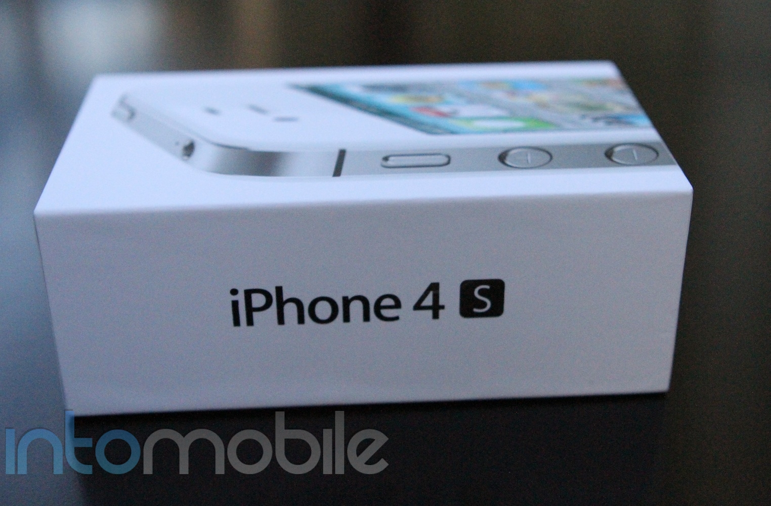 Apple iPhone 4S unboxing and initial impressions