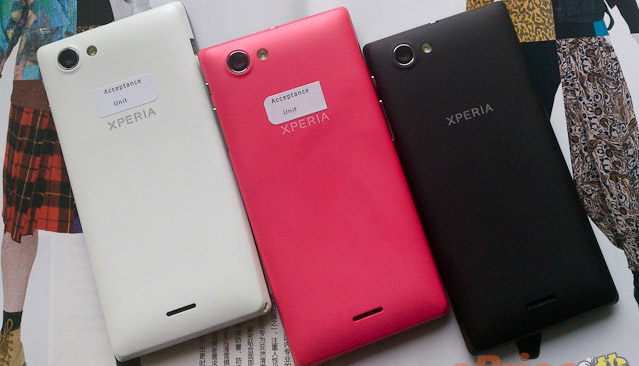 Sony Xperia J (ST26i) caught in the wild