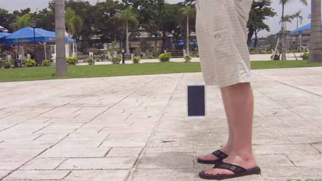Samsung Galaxy Note II fares well in a drop test