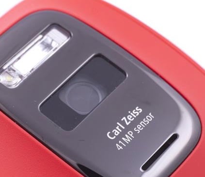 Windows Phone-powered Nokia Lumia EOS with 41-megapixel camera hitting US in the summer?
