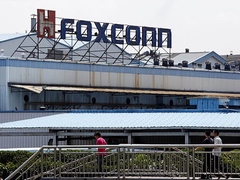 Foxconn looking to offer mobile services in Taiwan