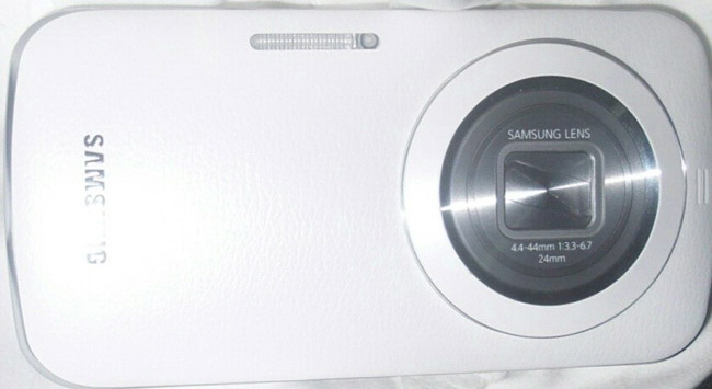 back of the Samsung Galaxy S5 Zoom