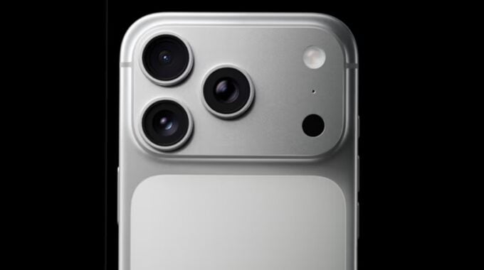 Apple plans variable aperture camera for iPhone 18 Pro in September 2026