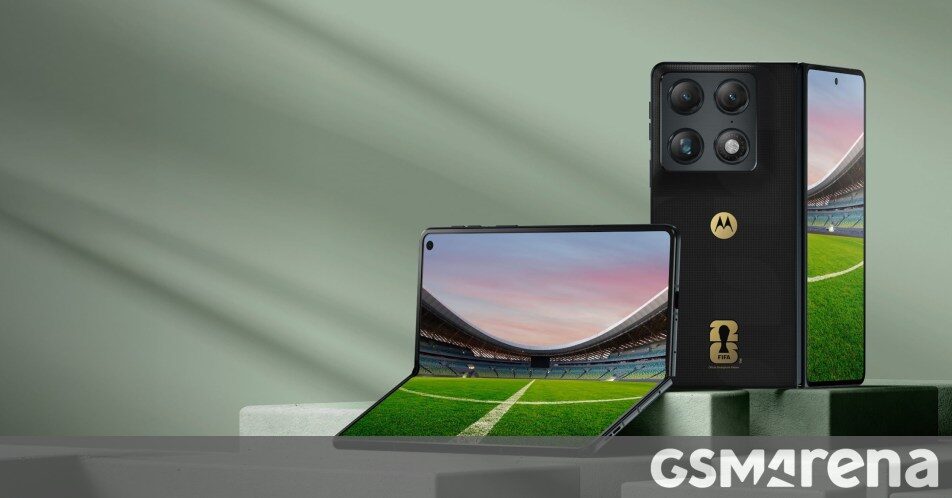 Motorola Razr Fold, Snapdragon 8 Gen 5 ve özel FIFA sürümüyle Hindistan'a geliyor