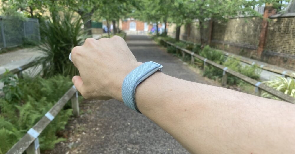 Google, Fitbit Air takip cihazı için özel bant geliştirmeye başlıyor